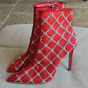 Sz 8- BETSEY JOHNSON Larkk Red Latice Embelished Mesh Booties Graduation, Party